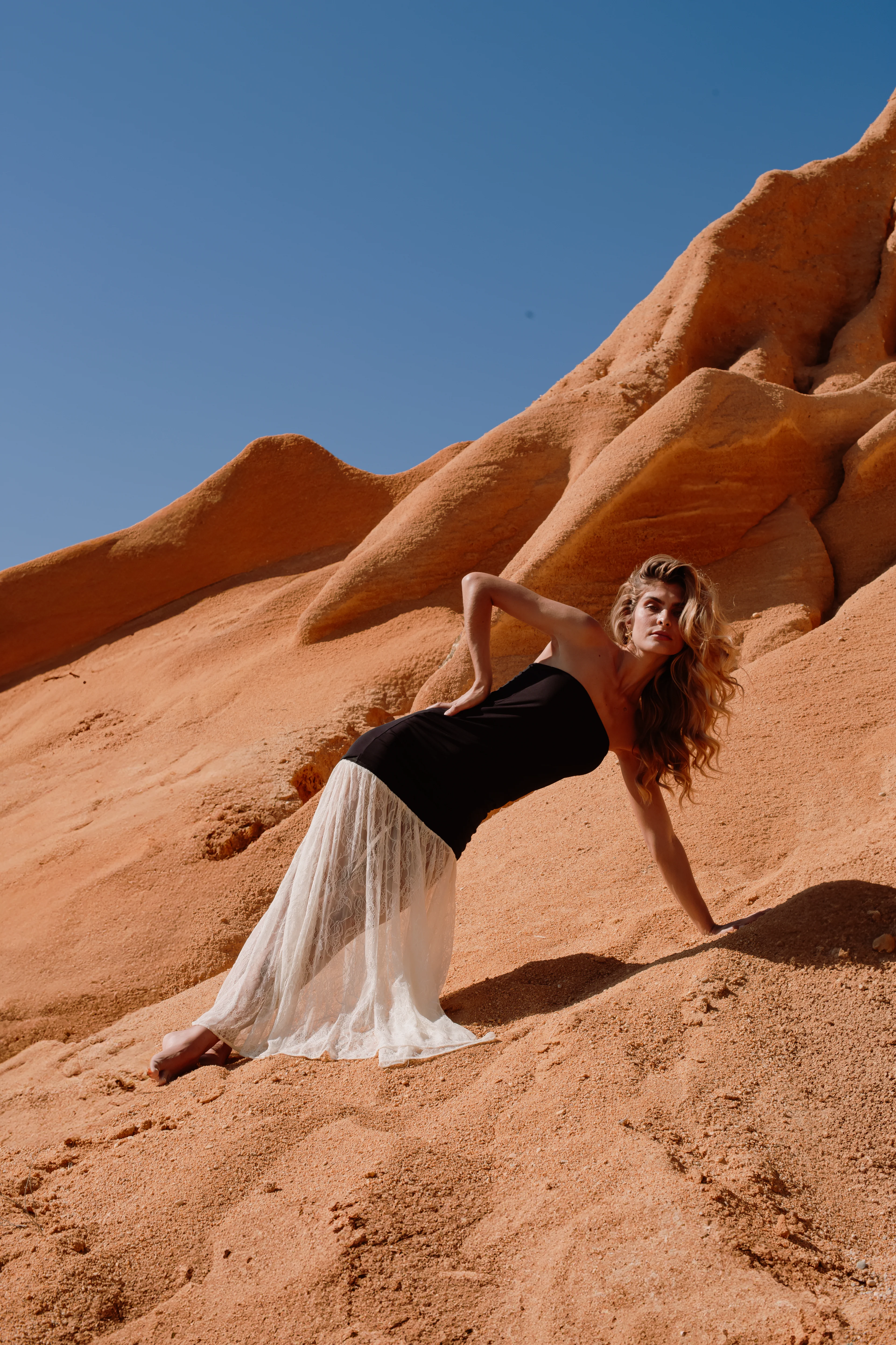 Robe Angie bi-matières noir et dentelle écru - Image 5